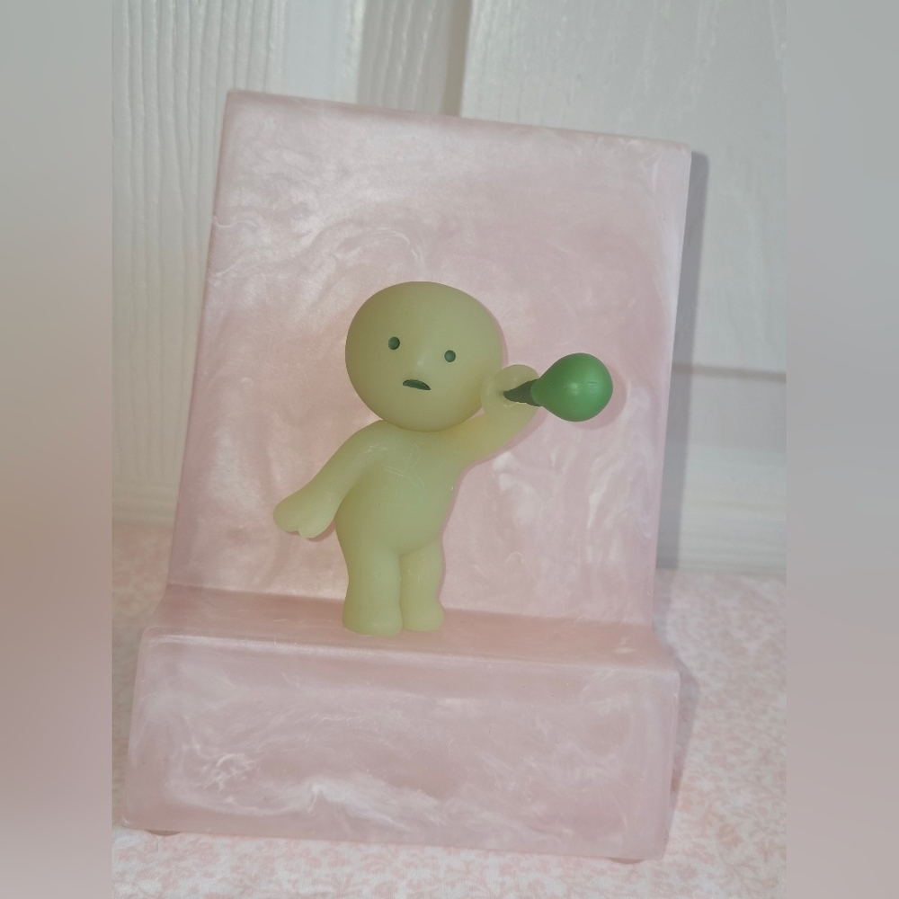 Smiski Sunday Series Blowing Bubbles Glow Figure – Authentic - Picture 2 of 2